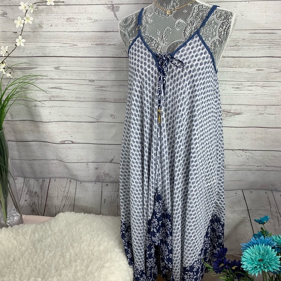 Jessica Simpson Dresses & Skirts - Jessica Simpson Summer Floral Midi Dress Blue